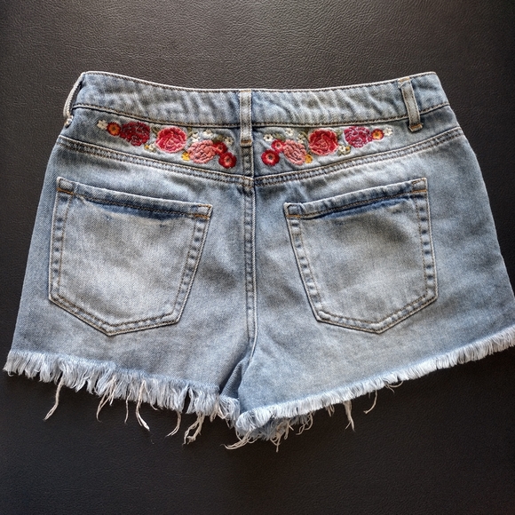 FOREVER 21 BOHO HIPPIE FLORAL EMBROIDERED SHORTS - Picture 2 of 10